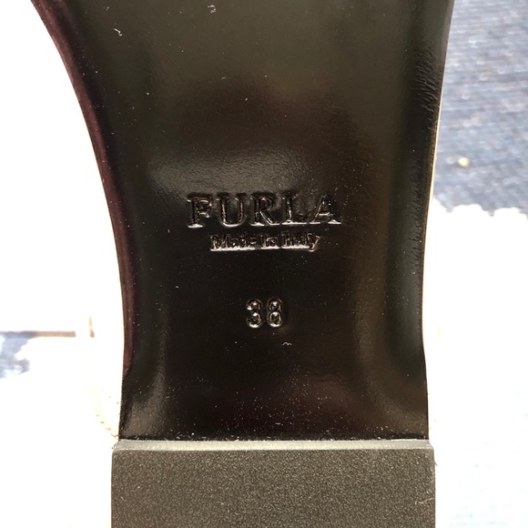 Furla soft pink patent t-strap sandal - Picture 6 of 8